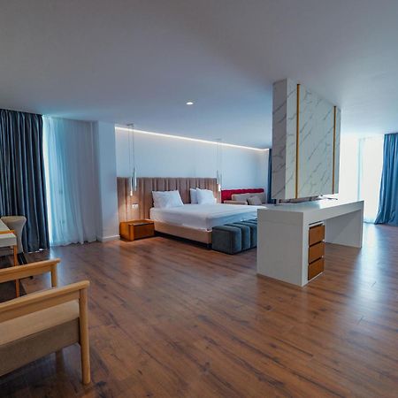 Dorchester Hotel Sarandë Buitenkant foto