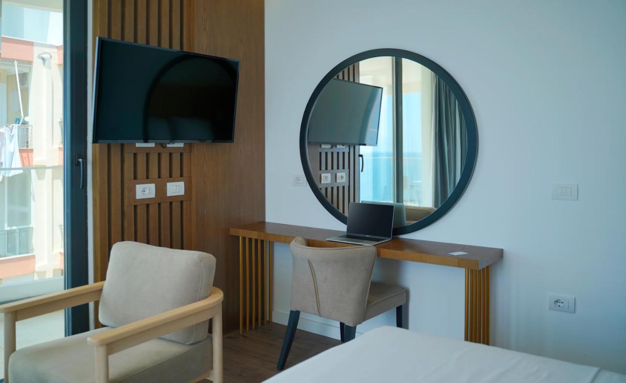 Dorchester Hotel Sarandë Buitenkant foto