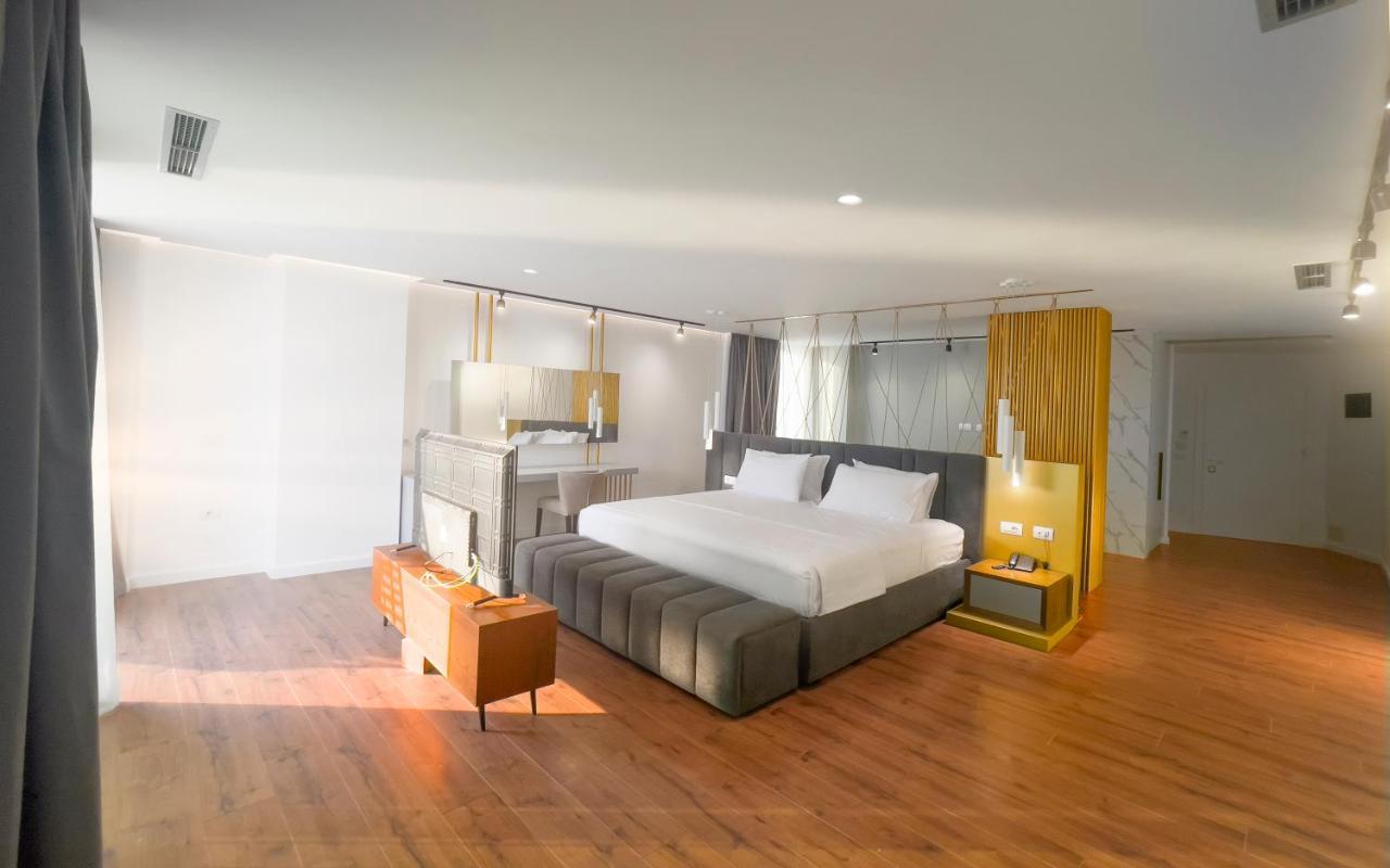 Dorchester Hotel Sarandë Buitenkant foto