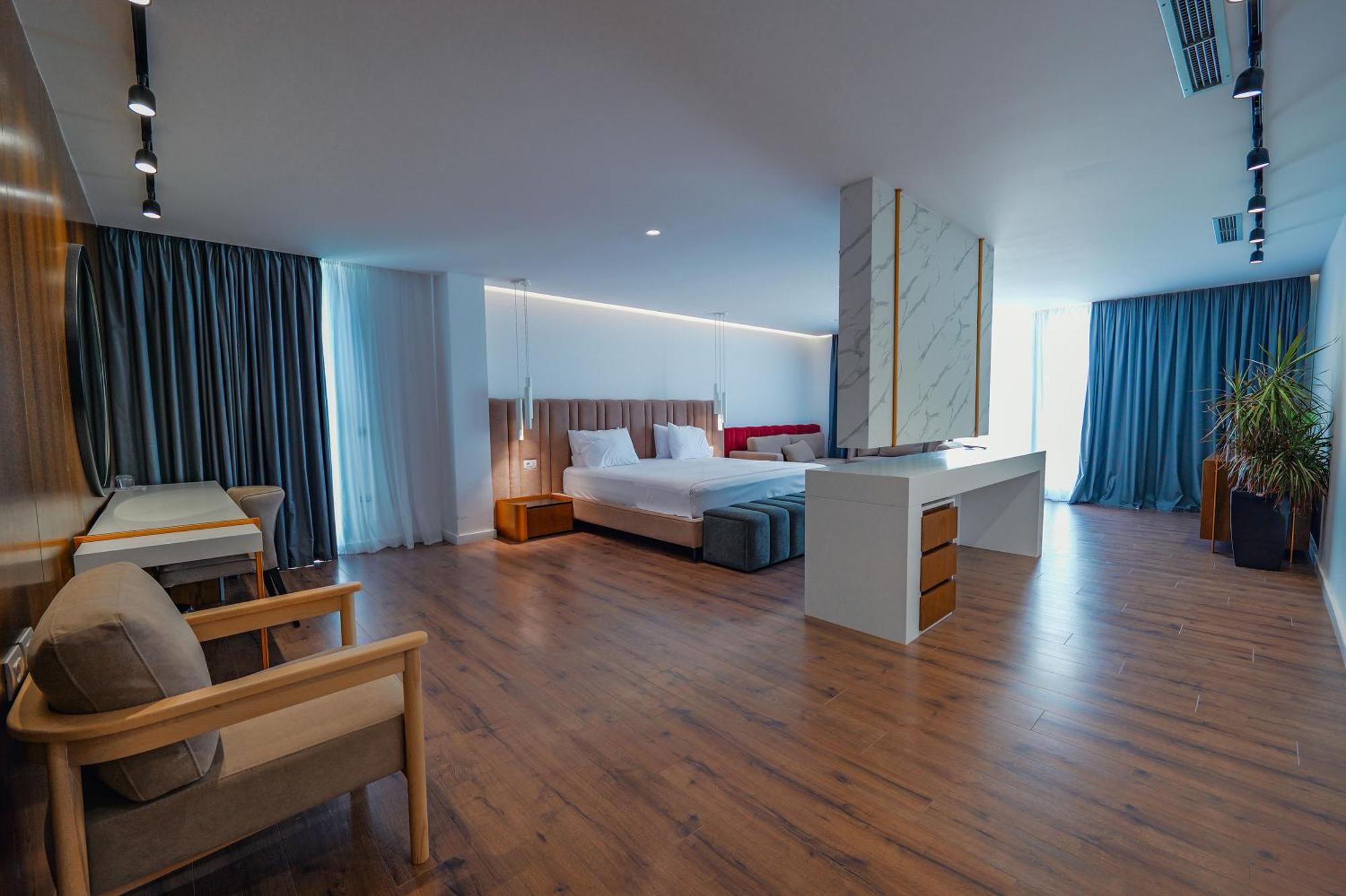 Dorchester Hotel Sarandë Buitenkant foto