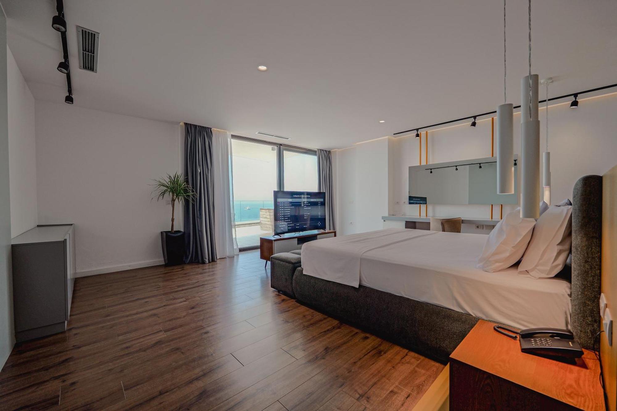 Dorchester Hotel Sarandë Buitenkant foto