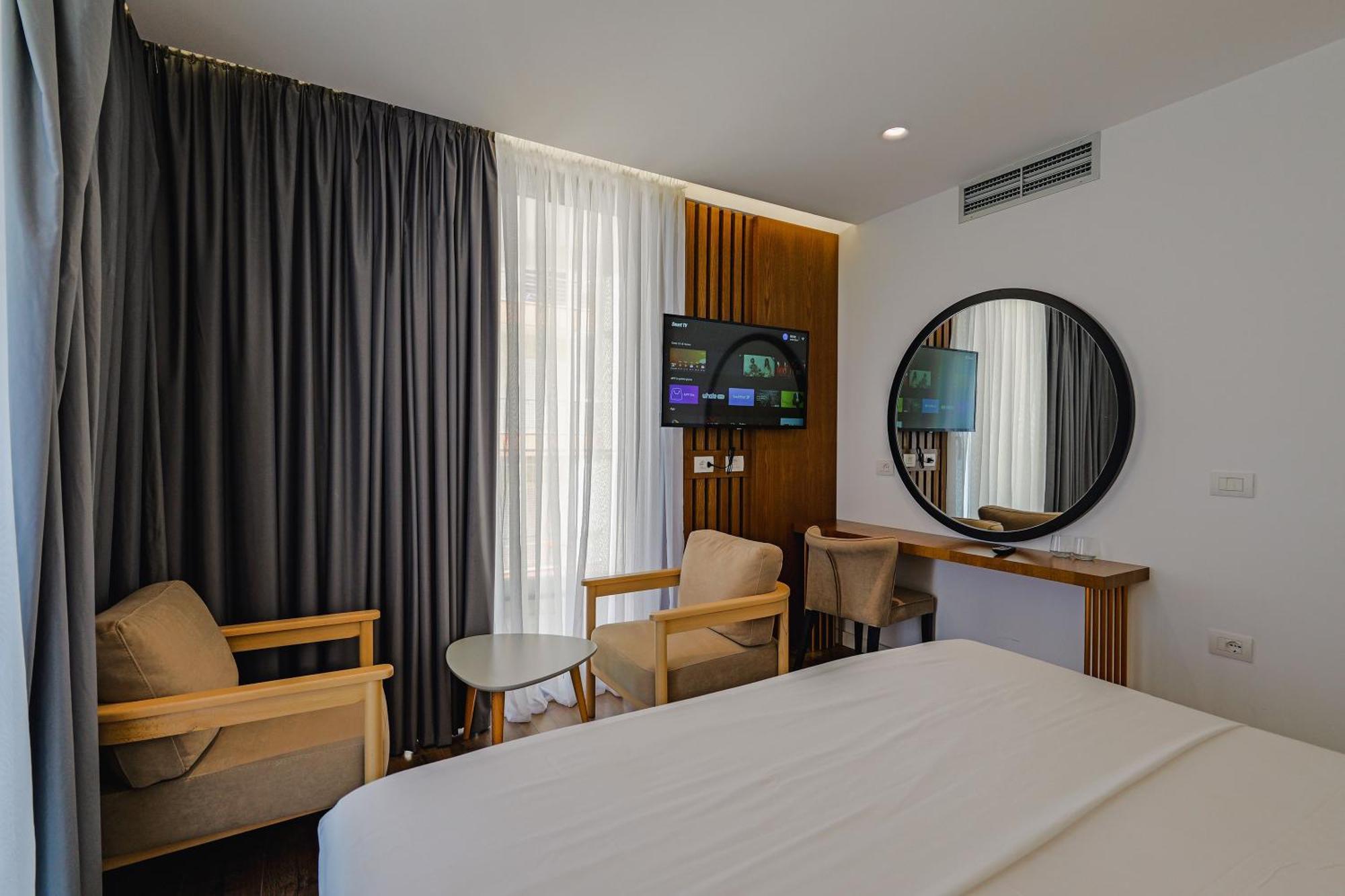Dorchester Hotel Sarandë Buitenkant foto