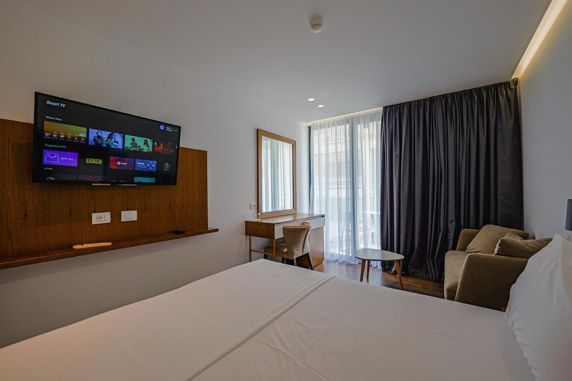 Dorchester Hotel Sarandë Buitenkant foto