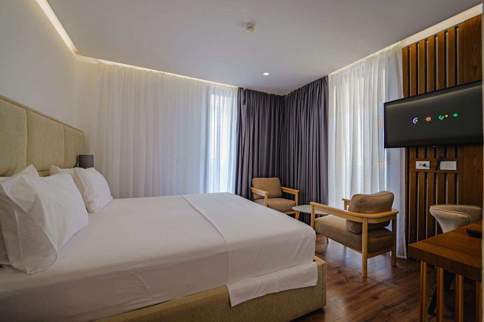 Dorchester Hotel Sarandë Buitenkant foto