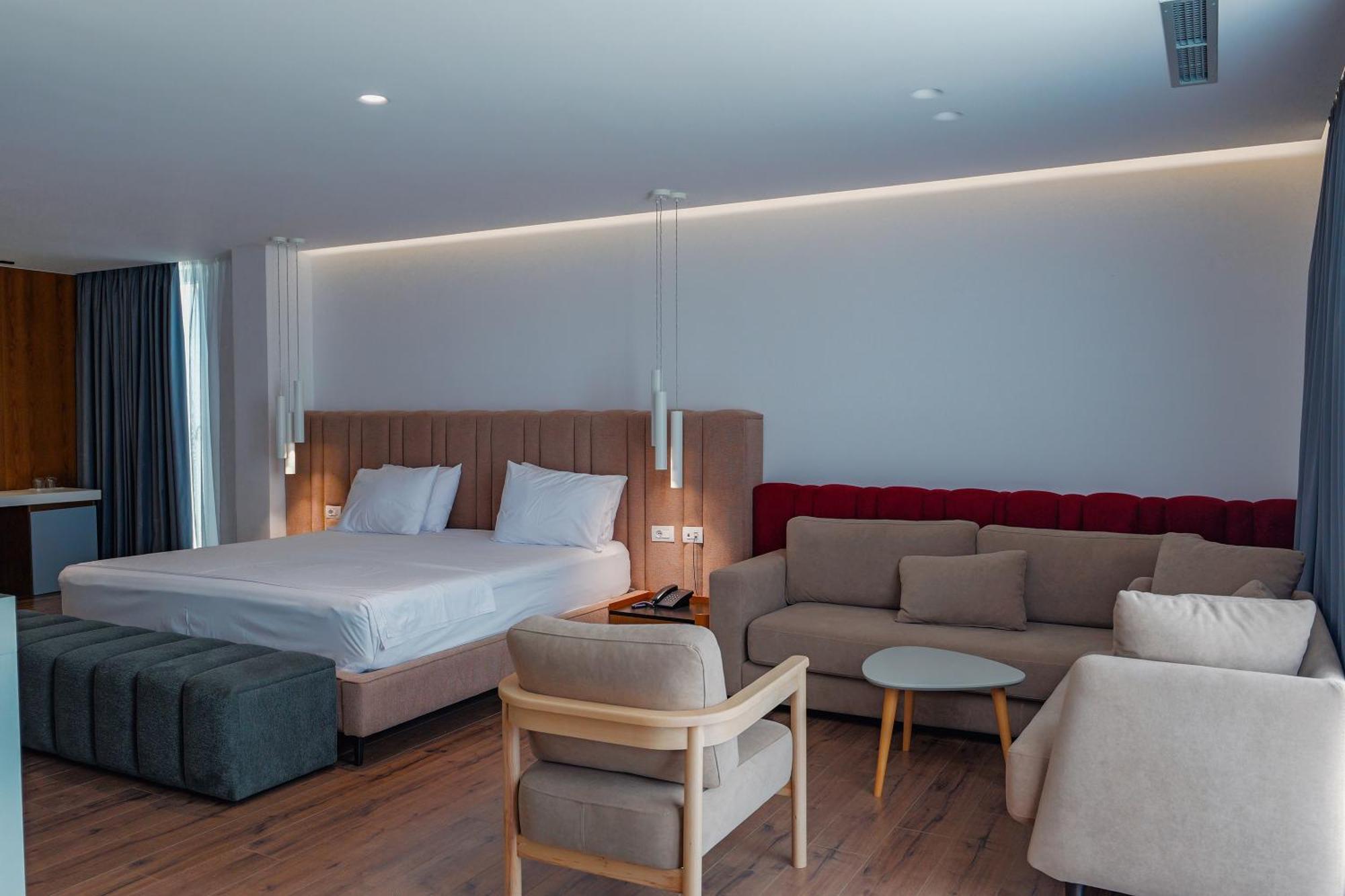 Dorchester Hotel Sarandë Buitenkant foto