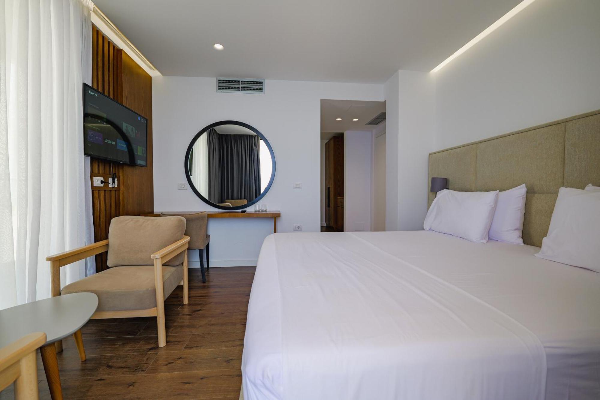 Dorchester Hotel Sarandë Buitenkant foto