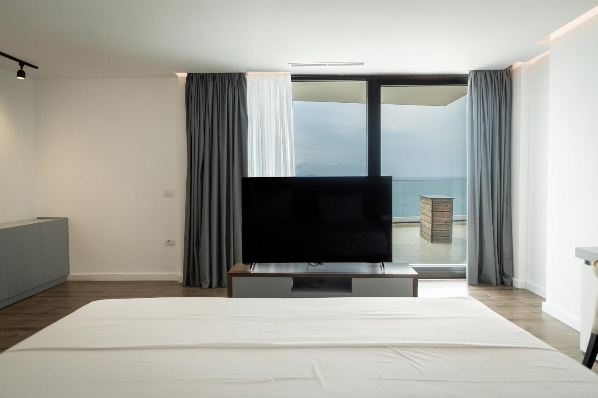 Dorchester Hotel Sarandë Buitenkant foto